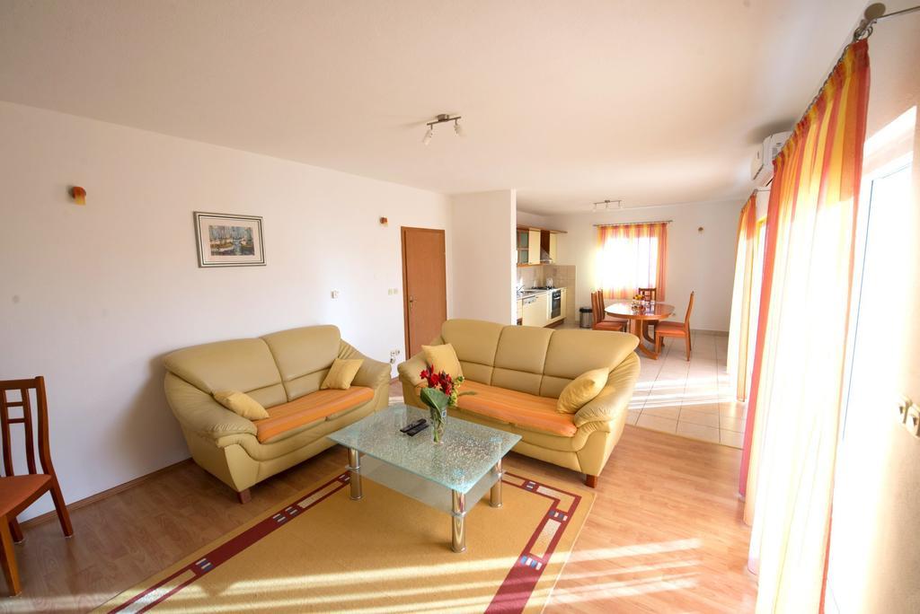 Apartments Meri 特罗吉尔 客房 照片