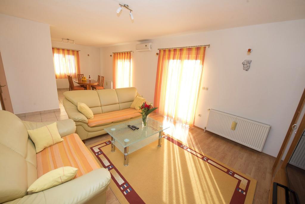 Apartments Meri 特罗吉尔 客房 照片