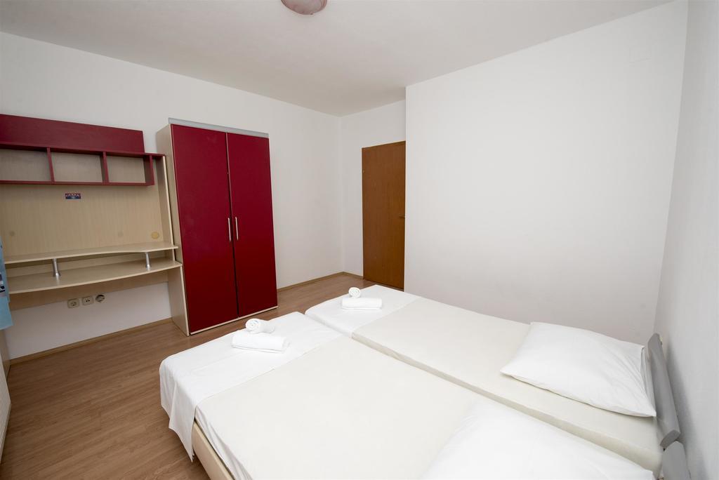 Apartments Meri 特罗吉尔 外观 照片